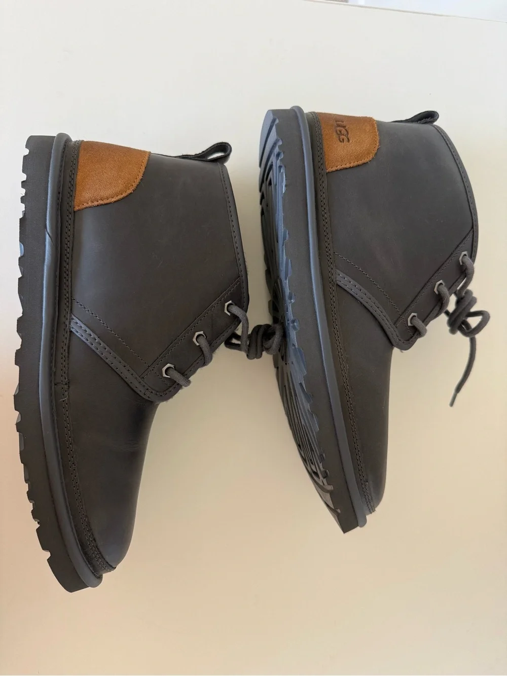 UGG Neumel Era Leather Chukka Boot